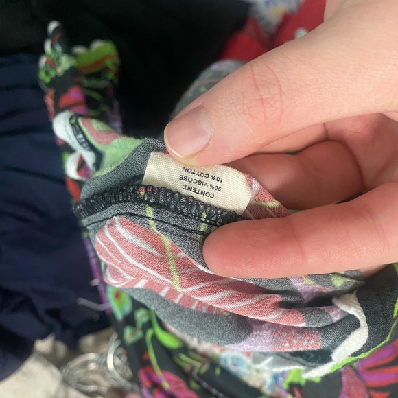 Colorful Floral Women's Top - Picture 2 of 3